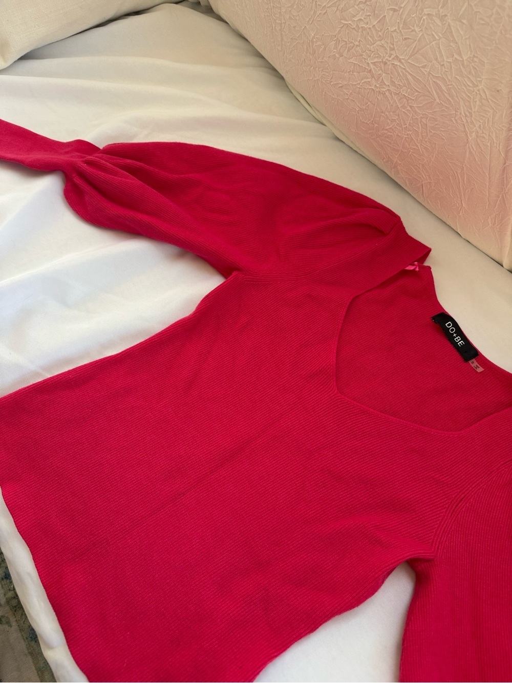 DO+BE Ribbed Crewneck sweater bubble sleeve Top in Hot Pink - Picture 4 of 6